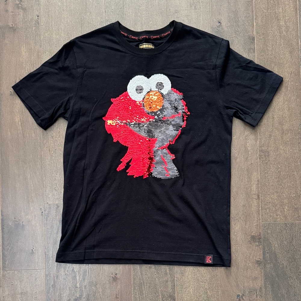 DeKryptic Sesame Street Elmo Flip Sequin Graphic T Shirt Men’s M